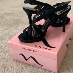 Nina Gelzana Black Luster heels size 7.5